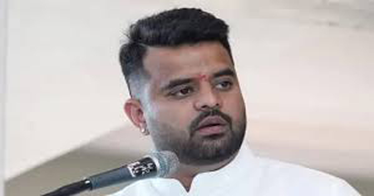 कुछ भी काम नहीं आया खुद का सांसद होना और प्रधानमंत्री का रिश्तेदार होना, आजीवन कारावास को गये प्रज्ज्वल रेवन्ना